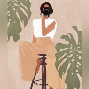 Hi! I love everything vintage and antique!